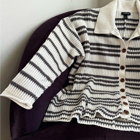 Cute Striped Sweater - Picture 4 of 5